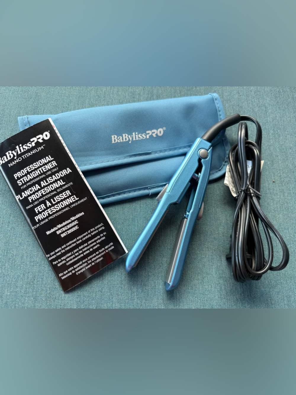 BaByliss Nano Titanium Mini Flat Iron in Metallic Blue